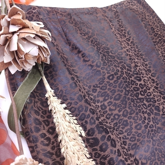 Doncaster Dark Leopard Leather Pleated Bottom Skirt Sz 8 - Picture 6 of 11
